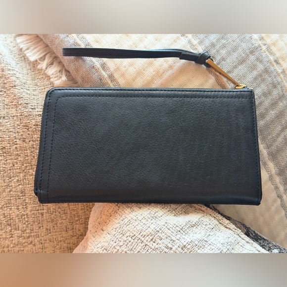 Margot NY Gabby NWOT Black Textured Leather Wristlet/Wallet 8x4.5 - Picture 2 of 12